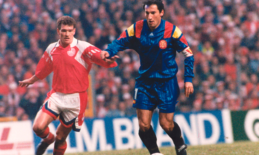 Vilfort persigue a Beguiristain en el Dinamarca-España de marzo de 1993