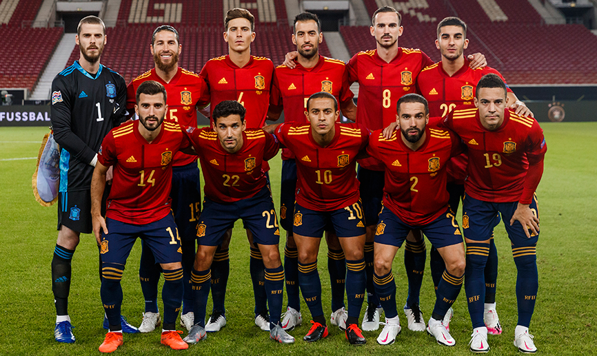 La Selección española posa antes de su encuentro frente a Alemania en Stuttgart