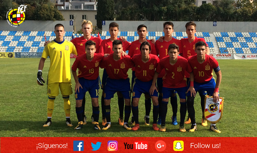 La Selección Sub-17 posa antes de su partido ante Albania