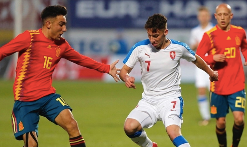 España superó a la República Checa en la primera fase