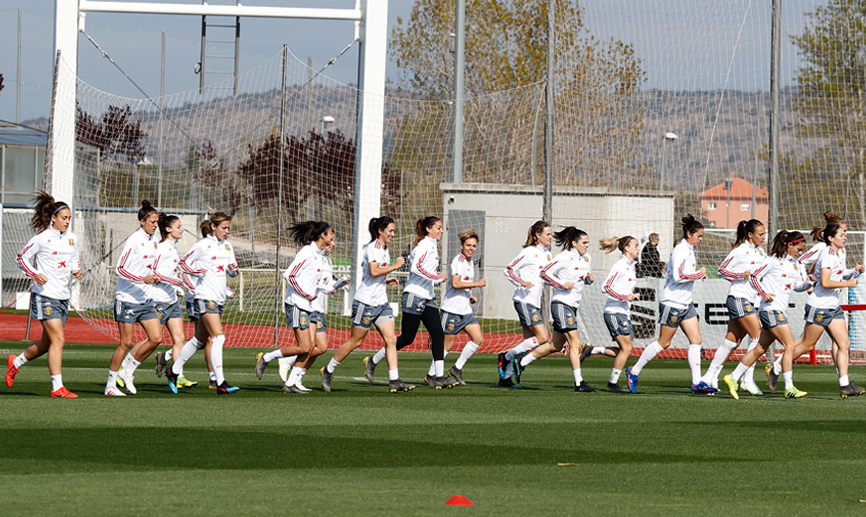 La Selección española femenina se ejercita en la Ciudad del Fútbol