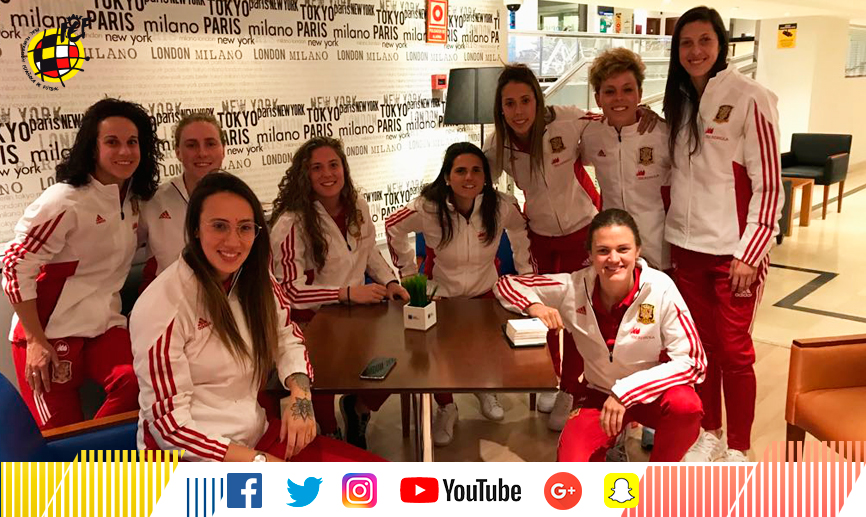 Las jugadoras de la selección española femenina, a su llegada a la concentración