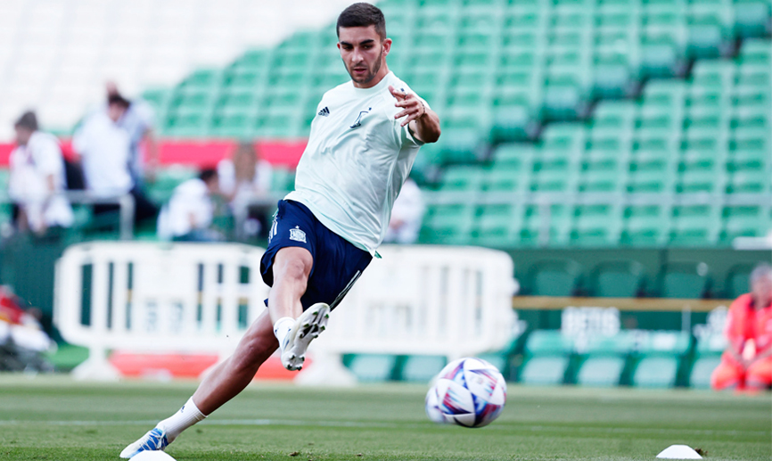 Ferran Torres durante un entrenamiento