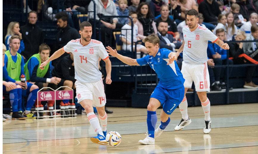 España domina todo el encuentro