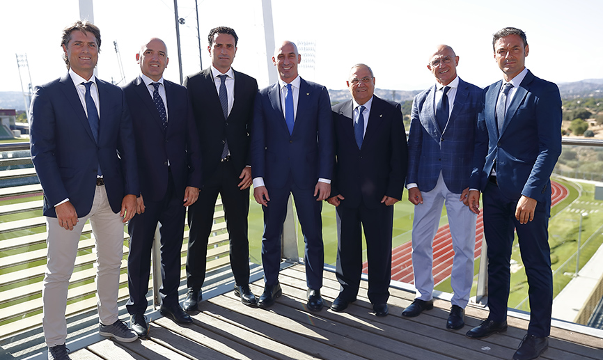 Luis de La Fuente, Santi Denia, David Gordo y Julen Guerrero capitanearán las selecciones inferiores