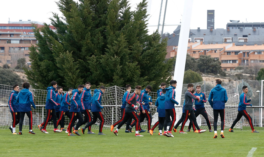 GALERÍA | La selección sub-19 prepara la ronda élite de Benidorm