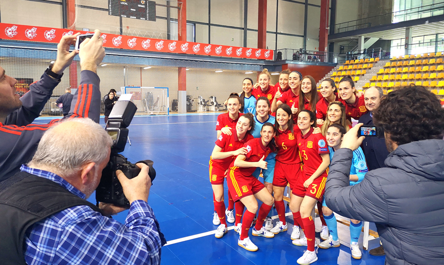Selección Fútbol Sala Fem pose equipo 
