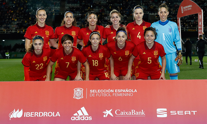 Las jugadoras de la Selección española de fútbol femenino posan antes de su encuentro frente a Bélgica