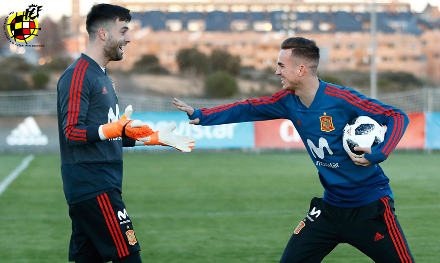 Antonio Sivera y Fabián Ruiz durante el entrenamiento de la selección Sub-21 en Las Rozas
