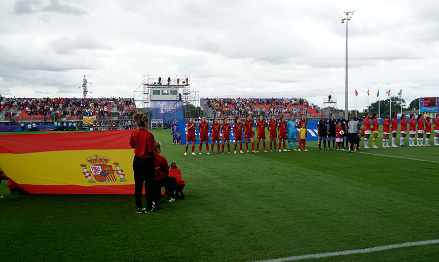 La Selección Sub-20 femenina escucha el himno de España antes de enfrentarse a Estados Unidos