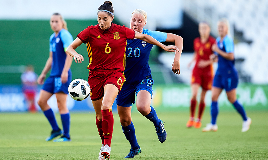 Momento del partido entre España y Finlandia jugado en Santander