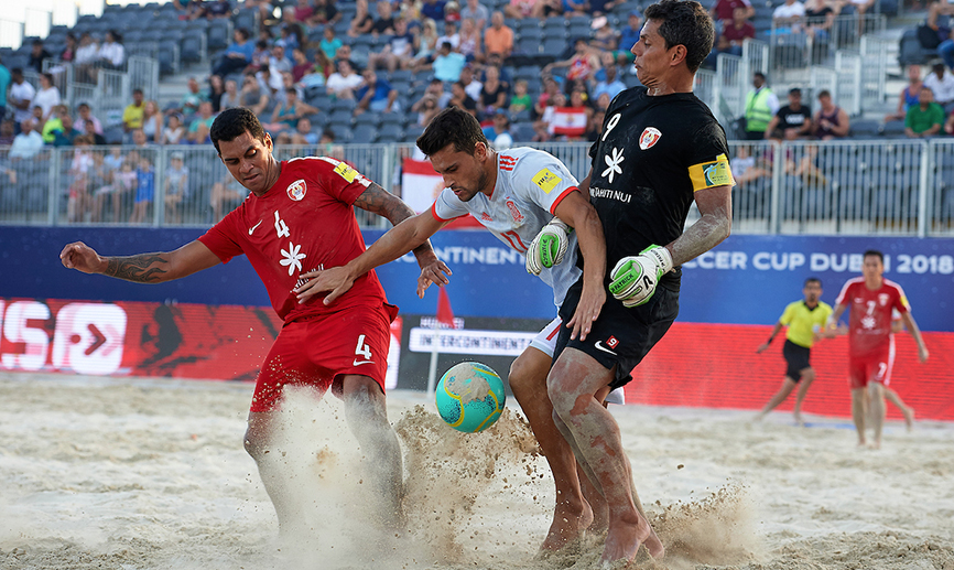 Momento del partido entre Tahití y España jugado en Dubái
