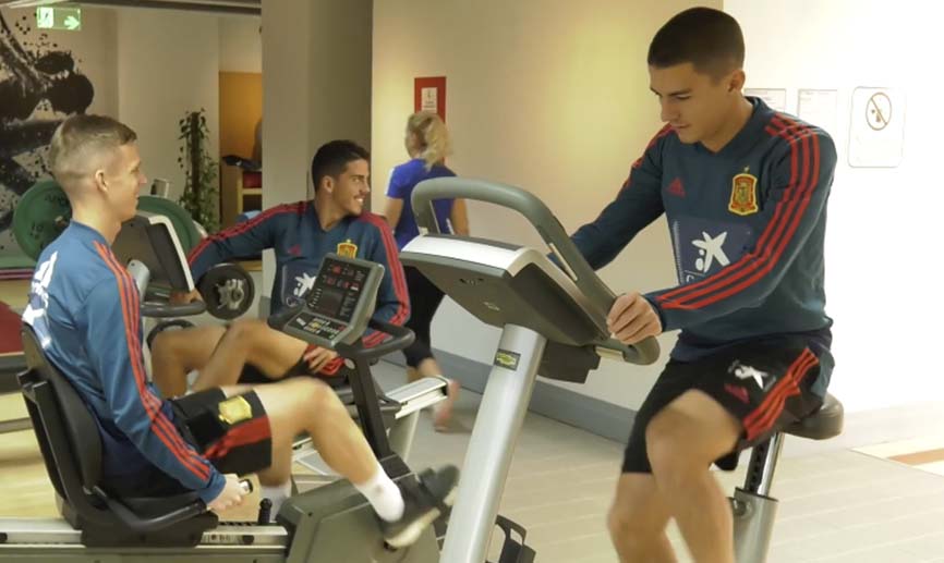La Sub-21 realiza una sesión de recuperación en el gimnasio