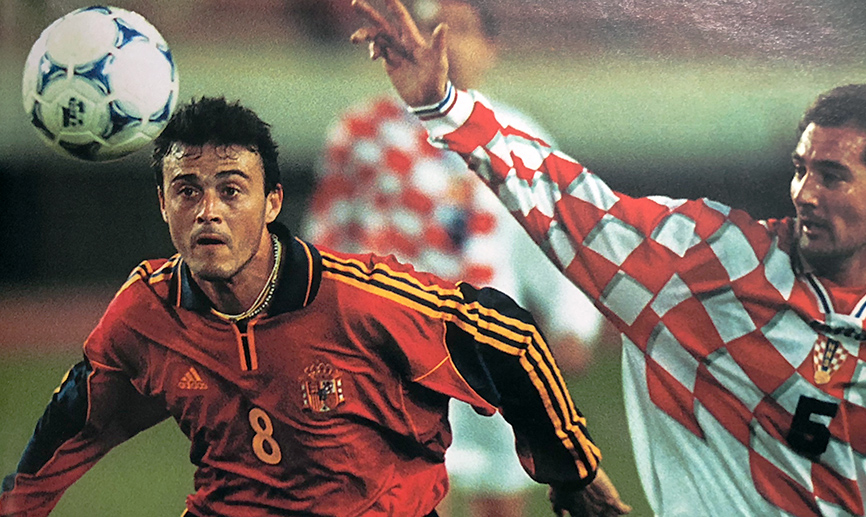 Luis Enrique en un partido en 2000 ante Croacia