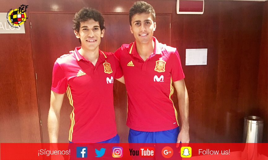 Jesús Vallejo y Rodri Hernández a su llegada a la concentración de la Selección española Sub-21