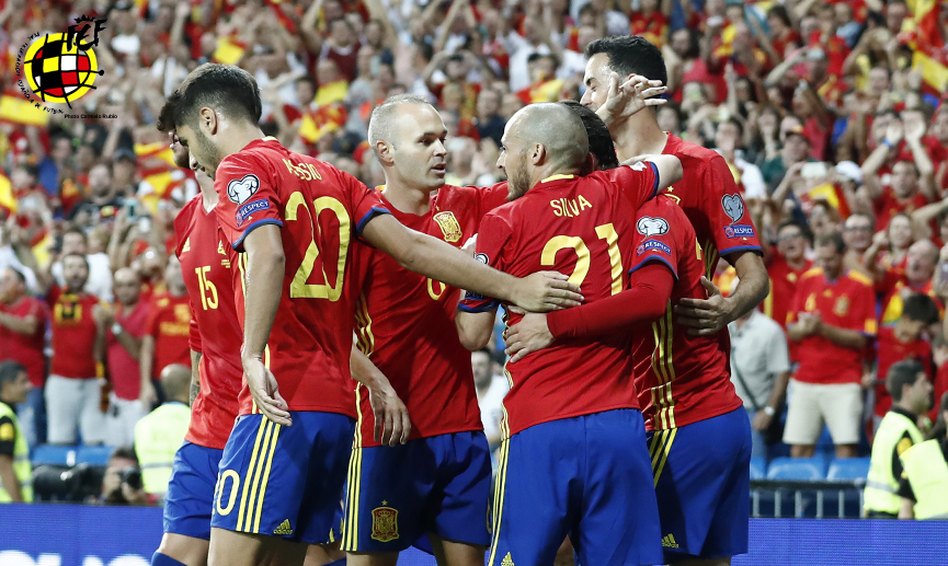 Los jugadores de la Selección española festejan uno de los tantos logrados frente a Italia 