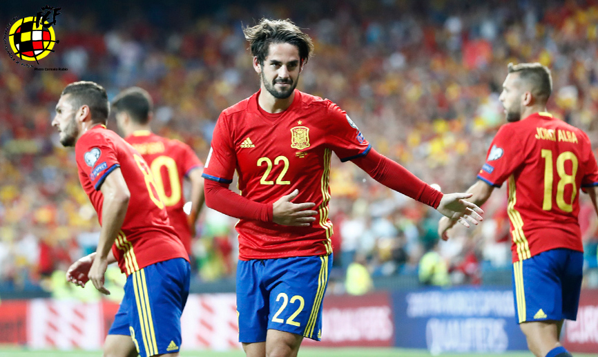Isco celebrando un gol con la selección española