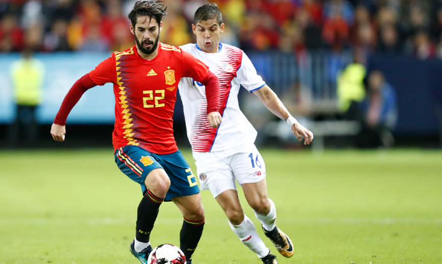 Isco alarcón durante un encuentro con España