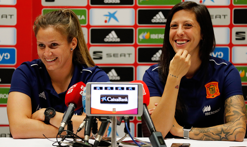 Sandra Paños y Jennifer Hermoso durante su rueda de prensa en Reims