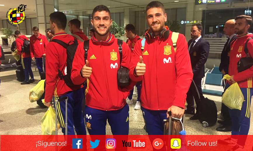 Los jugadores internacionales Unai Núñez y Unai Simón a su llegada al aeropuerto Adolfo Suárez Madrid-Barajas