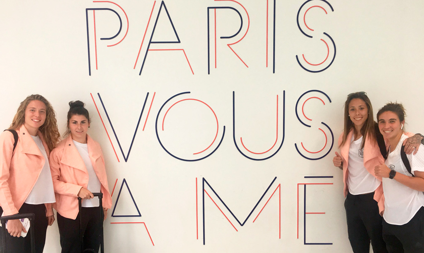 Celia Jiménez. Lucía García, Lola Gallardo y Mariona Caldentey, a su llegada a Francia