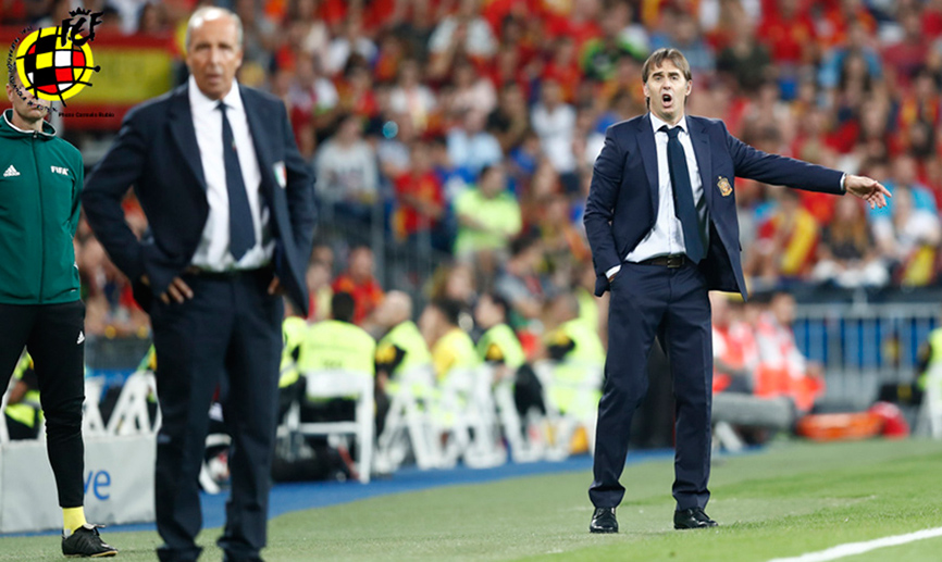 Julen Lopetegui da indicaciones en el banquillo