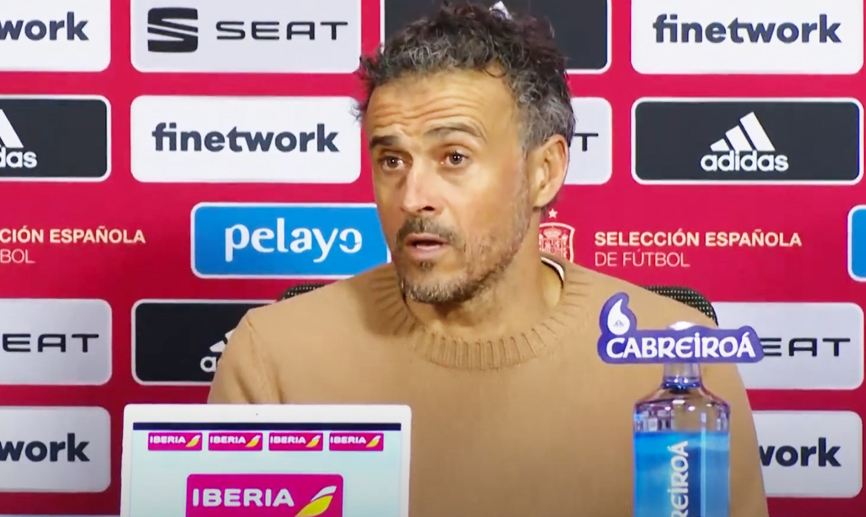 El seleccionador Luis Enrique Martínez durante la rueda de prensa en Ámsterdam