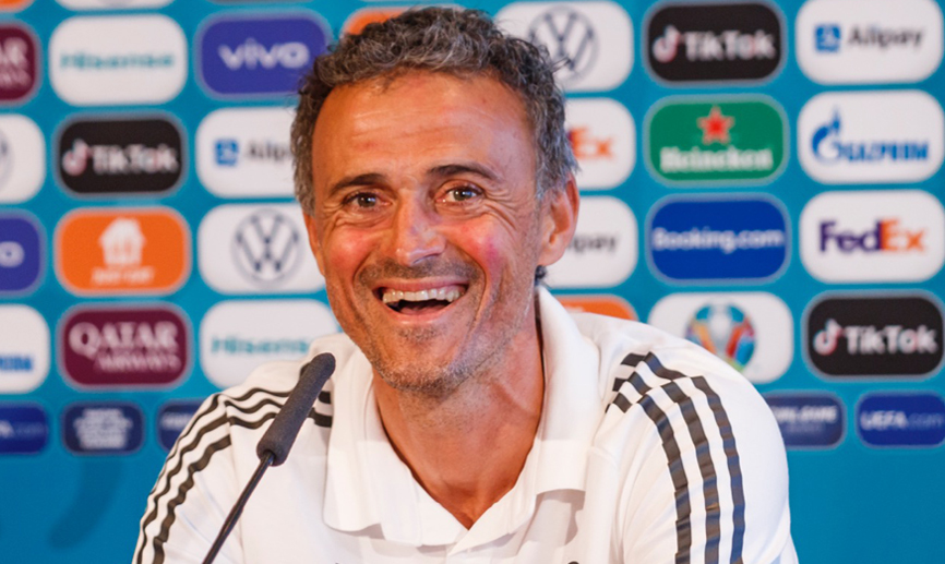 El seleccionador nacional, Luis Enrique Martínez, durante su rueda de prensa en Sevilla