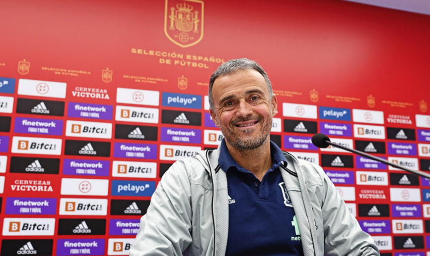 El seleccionador nacional, Lus Enrique Martínez, durante su rueda de prensa en La Coruña