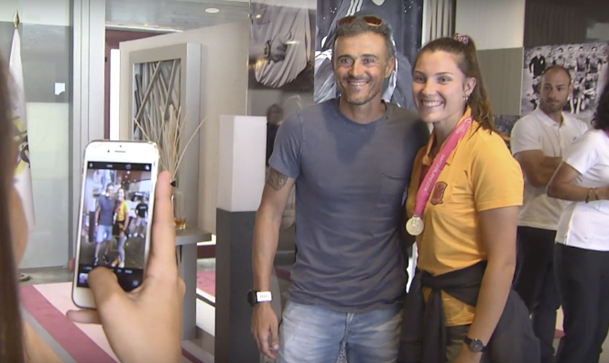 VÍDEO | Luis Enrique saluda a las campeonas de Europa