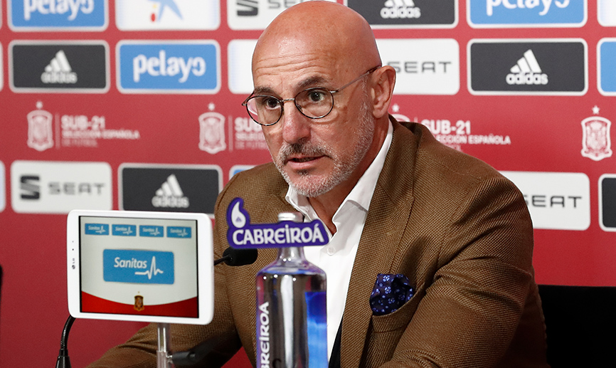 Luis de la Fuente "Oyarzabal y Fabián tendrán que cumplir con la absoluta y después con la Sub-21"