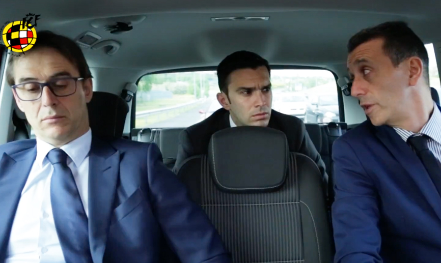 Julen Lopetegui, Pablo Sanz y Óscar Caro se dirigen a ofrecer la lista de convocados para el Mundial de Rusia 2018