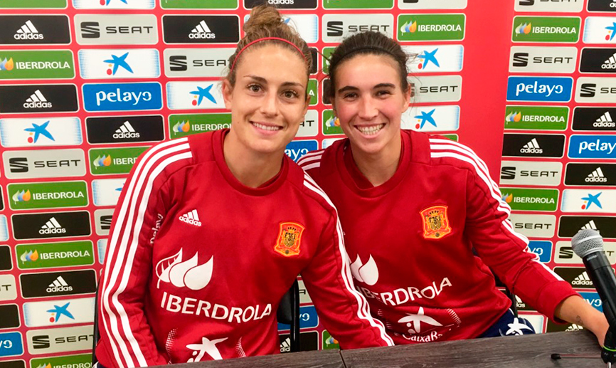 Alexia Putellas y Mariona Caldentey tras su rueda de prensa en Deauville