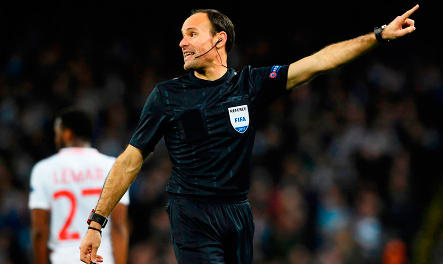 El árbitro internacional español, Antonio Miguel Mateu Lahoz