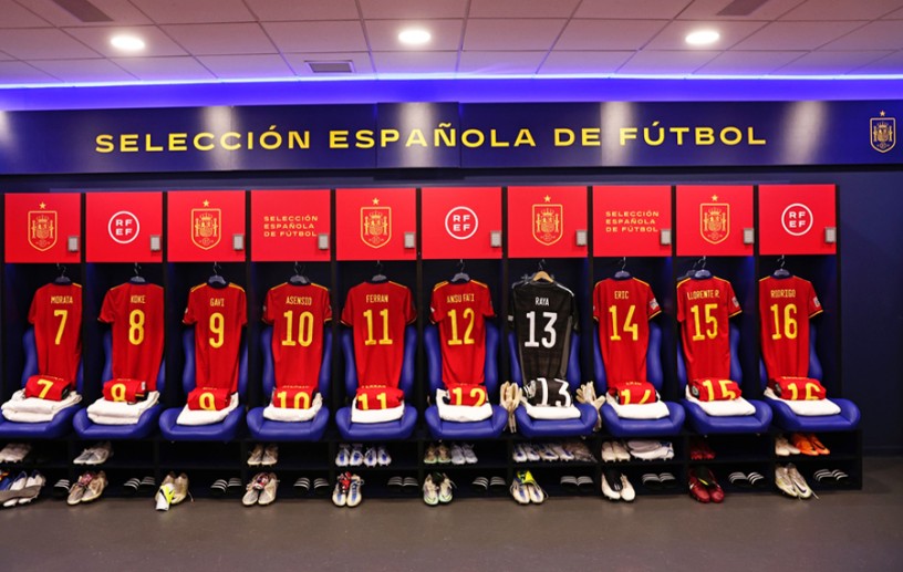 Vestuario de España antes del duelo frente a la República Checa en Málaga