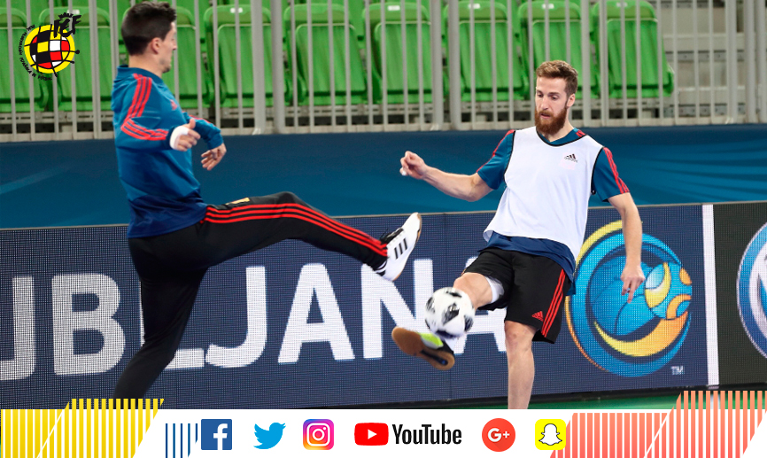 Momento del entrenamiento oficial efectuado por la selección española de fútbol sala en Liubliana