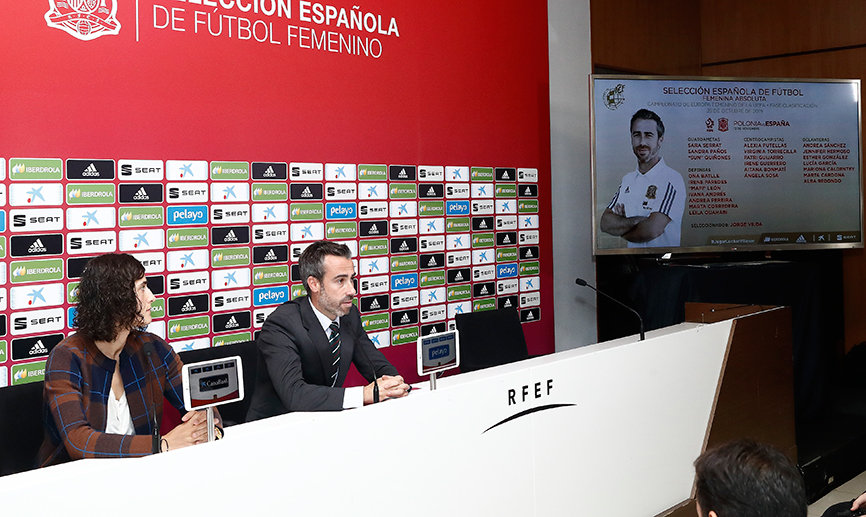 Jorge Vilda y Montse Tomé en rueda de prensa
