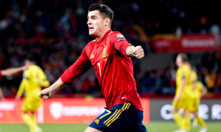 Álvaro Morata celebra su gol a Suecia en Sevilla