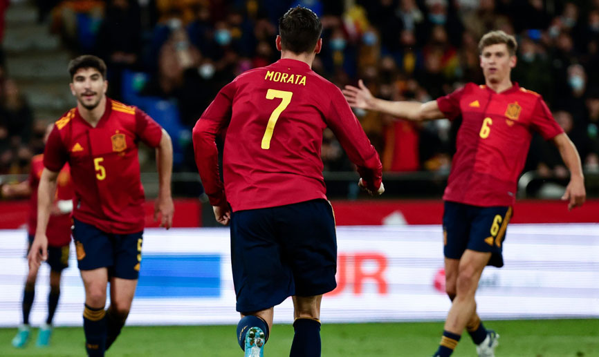 Álvaro Morata celebra un gol en Riazor