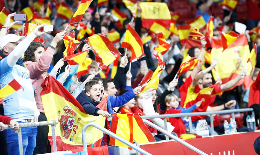 La afición de la selección española anima al equipo