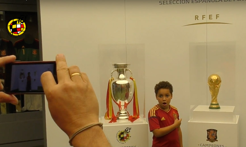 Los aficionados de nuestra selección visitan el museo de la RFEF