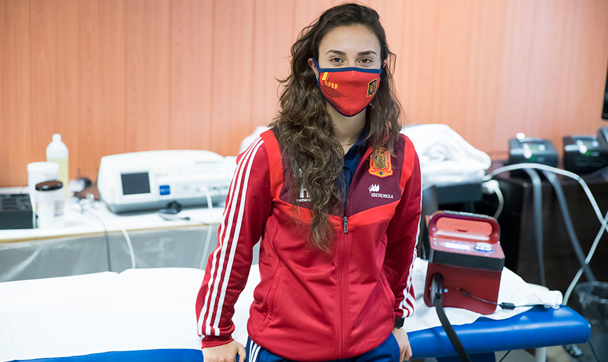 Nahikari García posa durante la concentración de España en la Ciudad del Fútbol