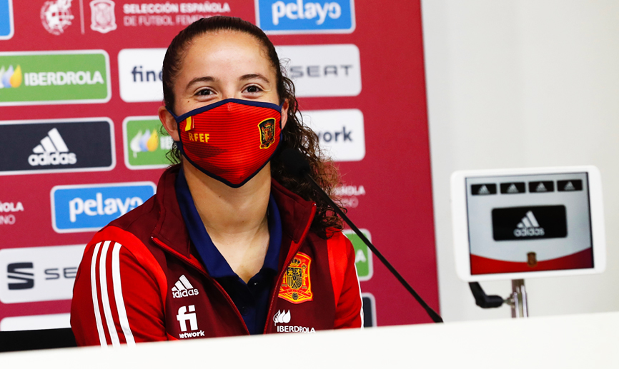 Nerea Eizagirre durante la rueda de prensa de la Selección femenina en Las Rozas