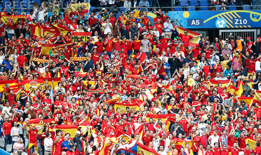 Afición animando a España