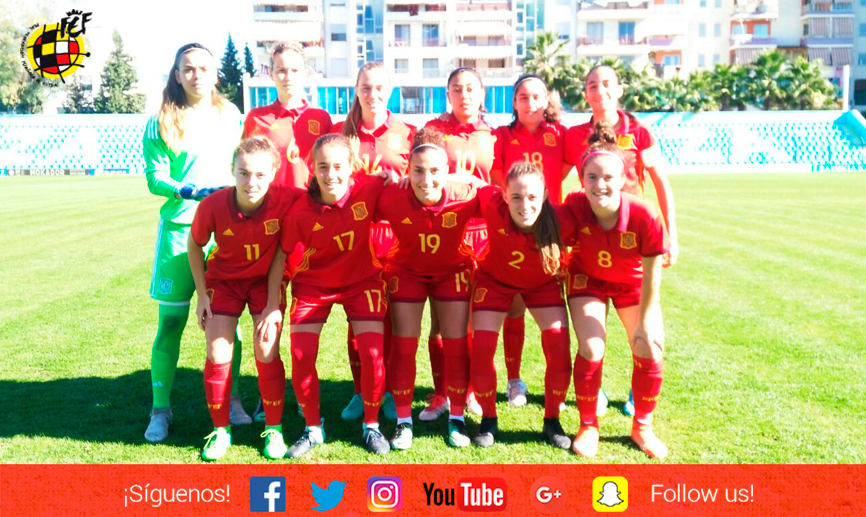 La Selección española Sub-19 femenina posa antes de su encuentro frente a Azerbaiyán en Dürres