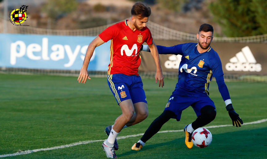 Borja Mayoral durante el entrenamiento de la Selección Sub-21