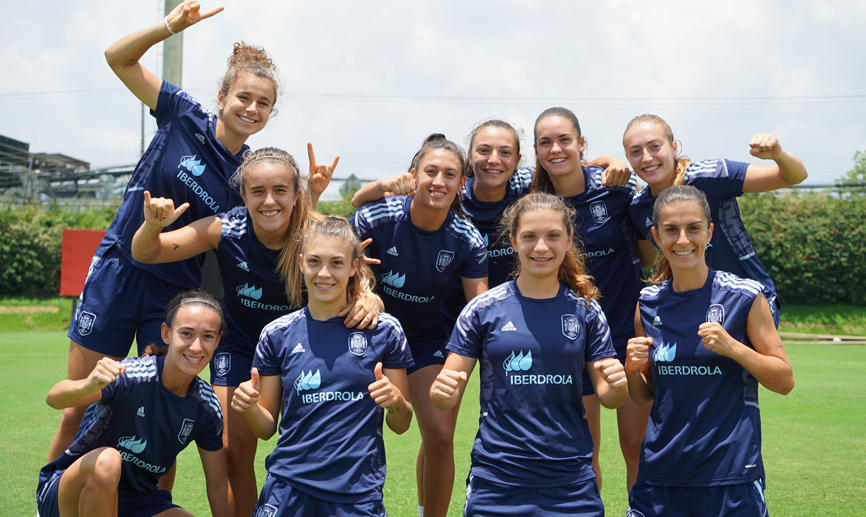 Parte de la Selección Sub-20 feliz tras el entrenamiento