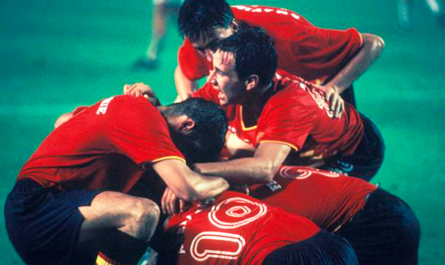 Los jugadores de la Selección festejan el gol definitivo ante Polonia en el Camp Nou