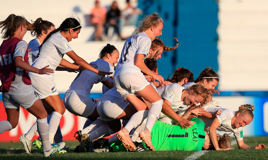 Nueva Zelanda celebra su pase a semis