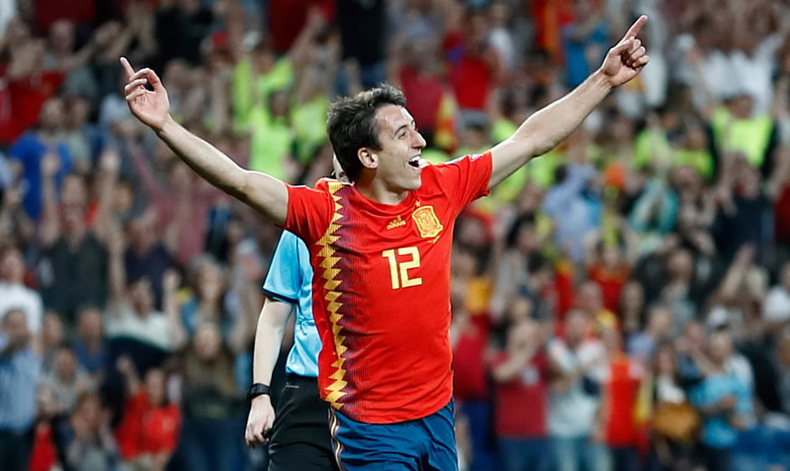 Odriozola celebrando el gol ante Suecia en el Bernabéu